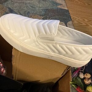 Wild pair white quilted slip on sneaker - size 10. Nwob